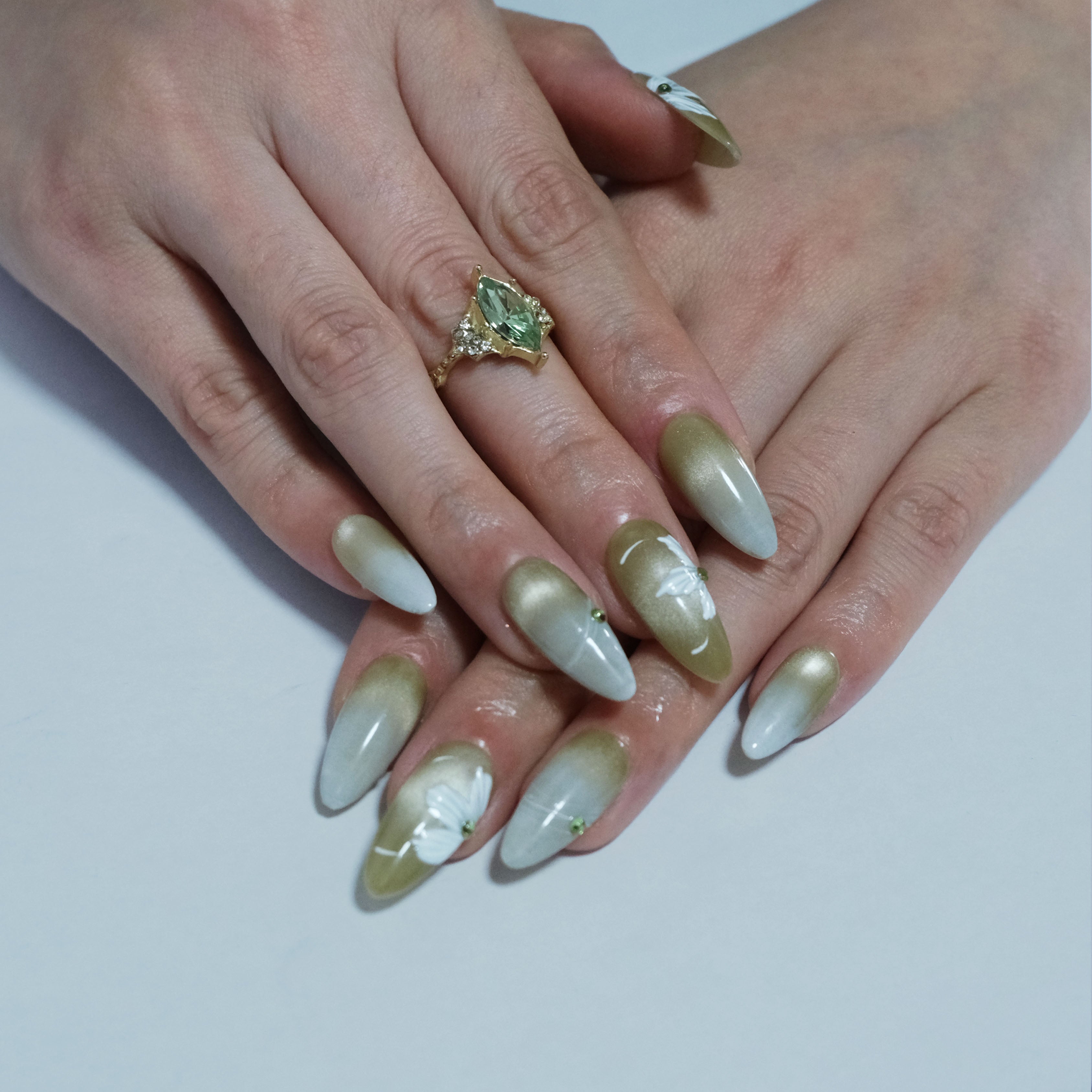 Green-White Almond Cat Eye Secondary image