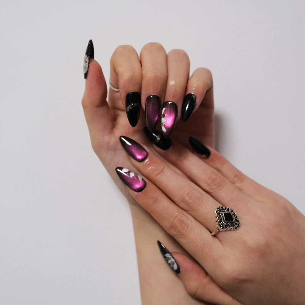 Purple Glowing Cat Eye Nail