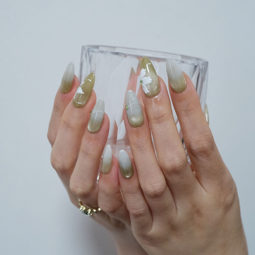 Green-White Almond Cat Eye